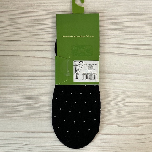 NWT Kate Spade Black Cream Polka Dot Socks Liners 1 Pair - Picture 2 of 2